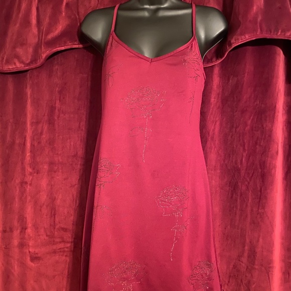 Embroidery roses throughout this tank top Dress - Picture 3 of 5